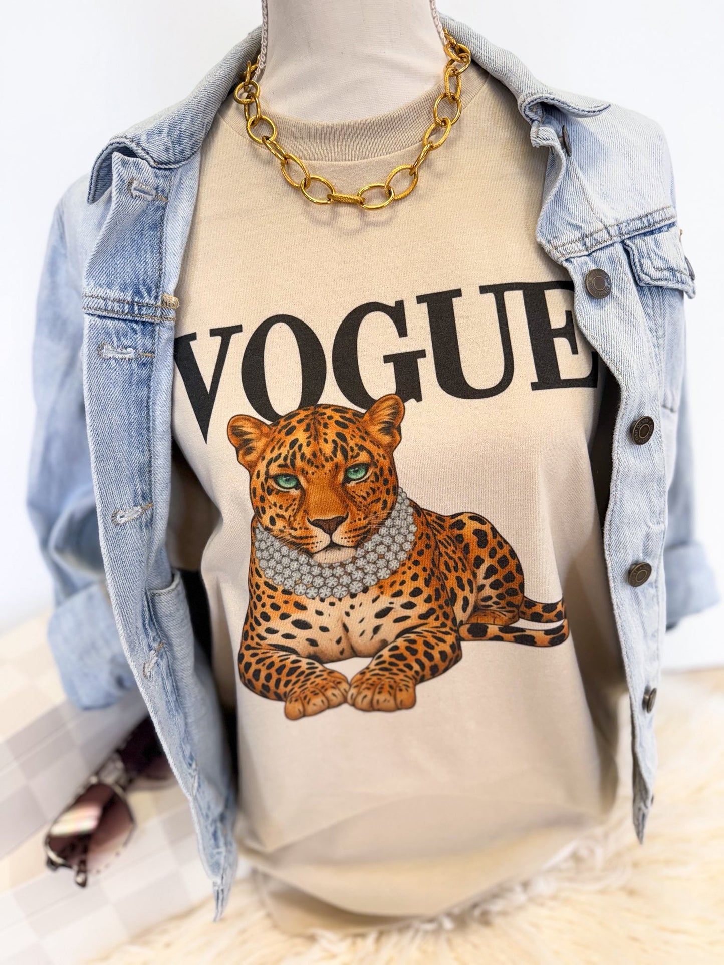 V O G U E Leopard Tee/Crewneck