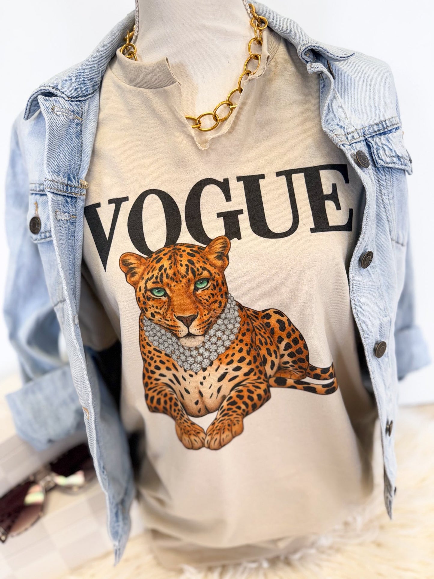 V O G U E Leopard Tee/Crewneck